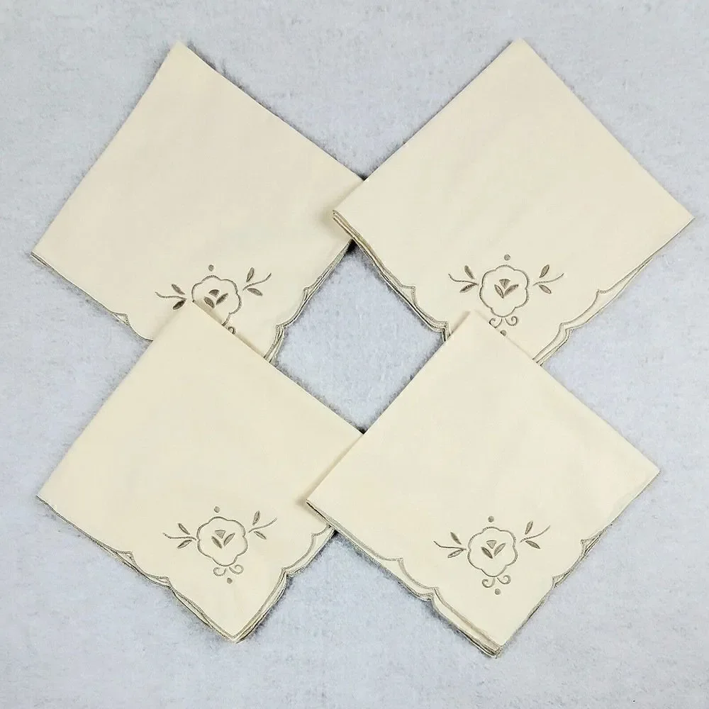 Beige Napkins Set Of 4 With Embroidered Floral Square Scalloped Edges 16